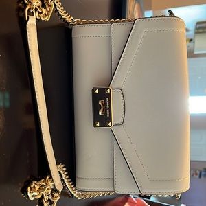 Brand new White Michael Kors Shoulder bag with gold